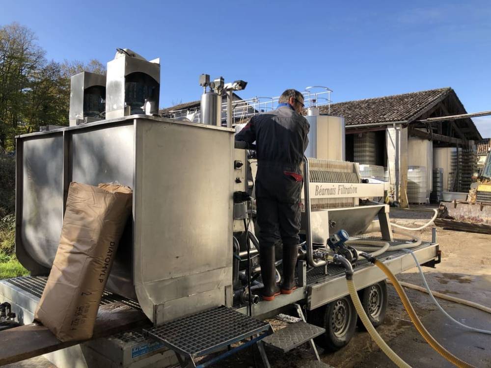 Clarification vin à Saint-Ferme